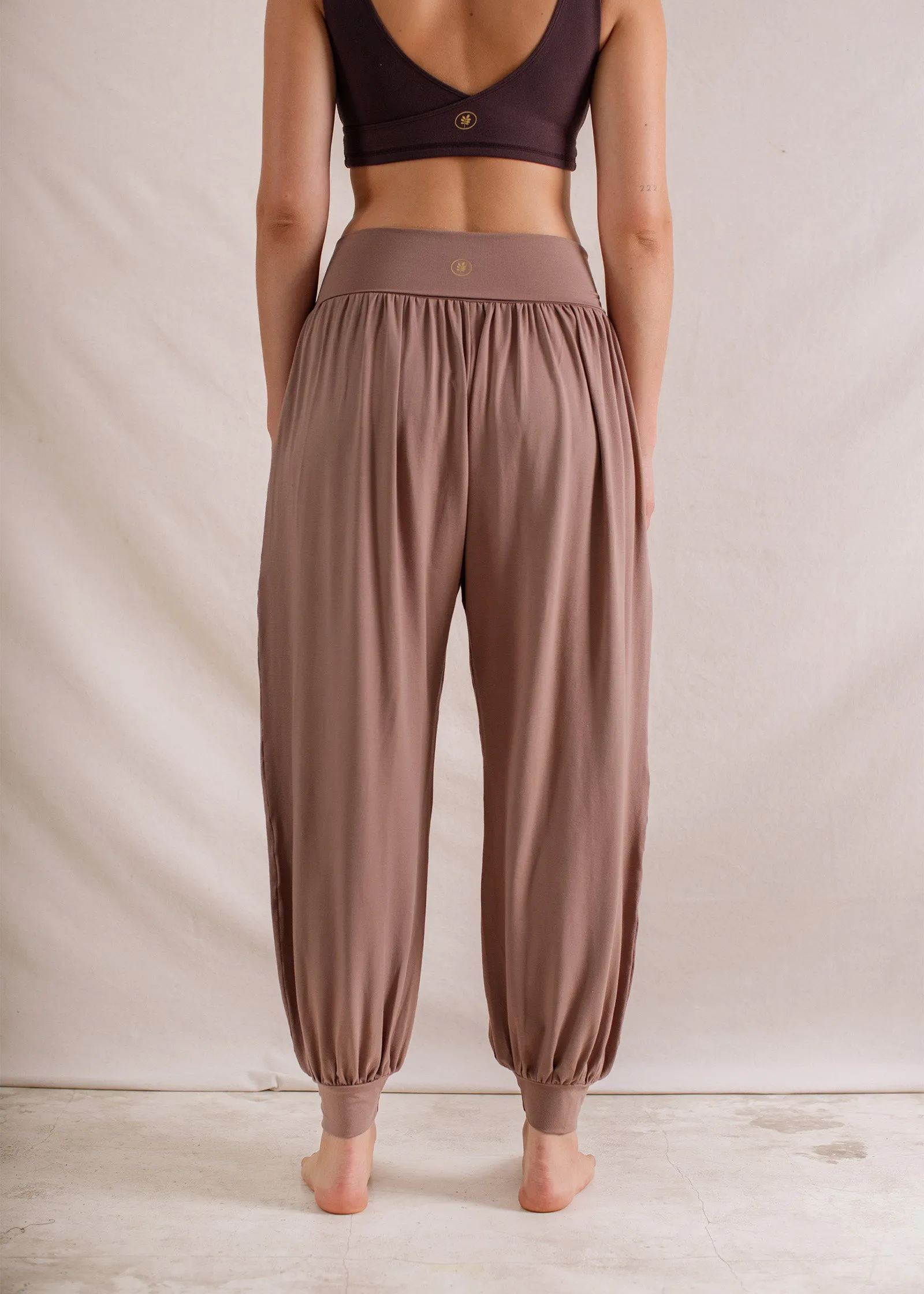 Alora Pants Sandalwood